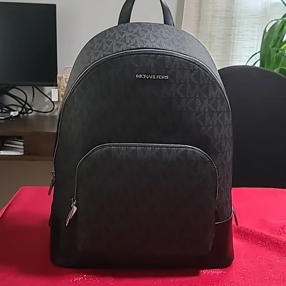 - NWT MICHAEL KORS CONNIE Black BACKPACK - Picture 1 of 6